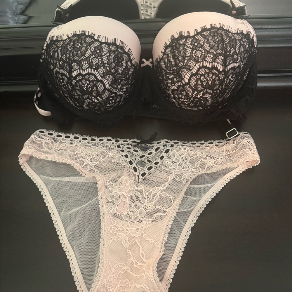 Victoria’s Secret set